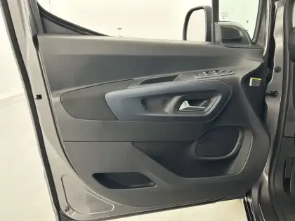 Photo 28 Peugeot Rifter  Standard BlueHDi 130 S&S BVM6
