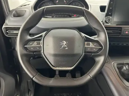 Photo 32 Peugeot Rifter  Standard BlueHDi 130 S&S BVM6