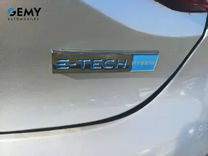 Photo 18 Renault Clio  E-Tech 140