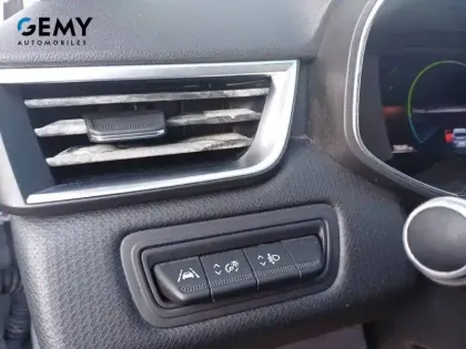 Photo 16 Renault Clio  E-Tech 140