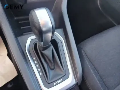 Photo 13 Renault Clio  E-Tech 140