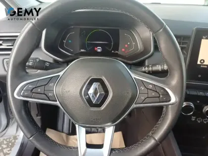 Photo 15 Renault Clio  E-Tech 140