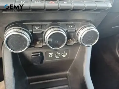 Photo 14 Renault Clio  E-Tech 140