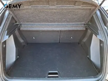 Photo 5 Peugeot 2008 Gén. II Ph1 NG GT 5