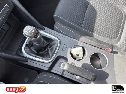 Photo 15 Renault Megane Mégane IV Berline TCe 100 Energy