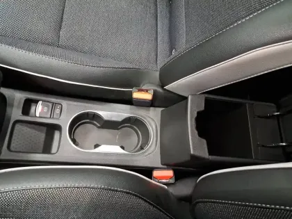 Photo 35 Renault Captur  E-Tech full hybrid 145