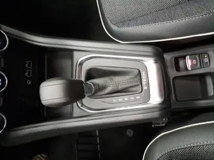 Photo 36 Renault Captur  E-Tech full hybrid 145