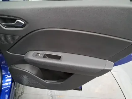 Photo 23 Renault Captur  E-Tech full hybrid 145