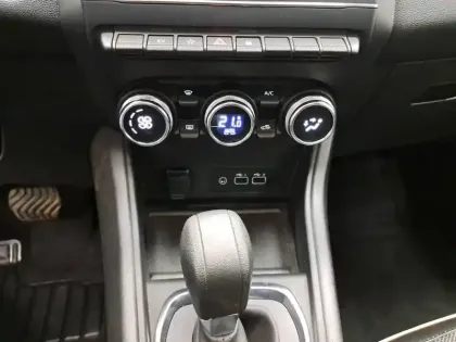 Photo 37 Renault Captur  E-Tech full hybrid 145