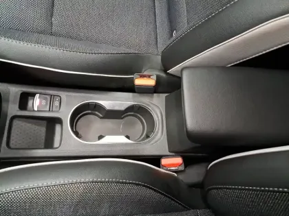 Photo 34 Renault Captur  E-Tech full hybrid 145