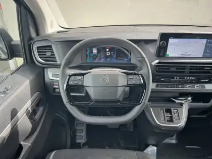 Photo 8 Citroën Jumpy  FGN M DIESEL 150 CH AUTOMAT.