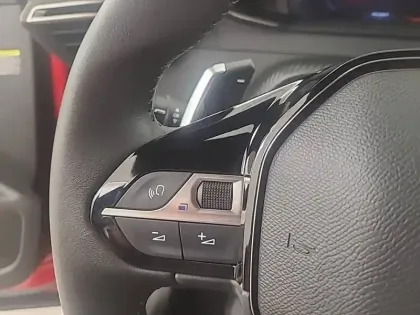 Photo 19 Peugeot 2008  PureTech 130 S&S EAT8