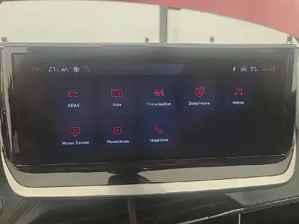 Photo 14 Peugeot 2008  PureTech 130 S&S EAT8