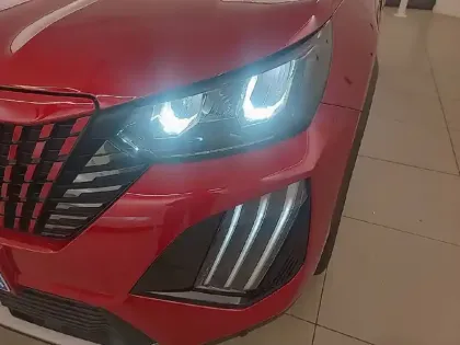 Photo 15 Peugeot 2008  PureTech 130 S&S EAT8