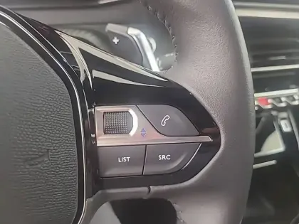 Photo 18 Peugeot 2008  PureTech 130 S&S EAT8