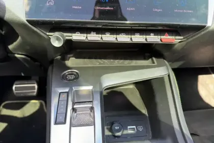 Photo 26 Peugeot 308  PHEV 225 e-EAT8