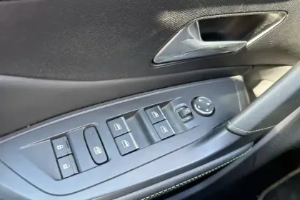 Photo 31 Peugeot 308  PHEV 225 e-EAT8