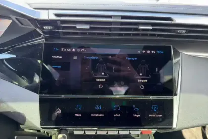 Photo 24 Peugeot 308  PHEV 225 e-EAT8