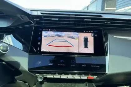 Photo 28 Peugeot 308  PHEV 225 e-EAT8