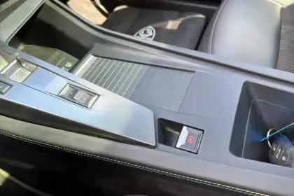 Photo 60 Peugeot 308  PHEV 225 e-EAT8