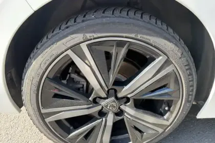 Photo 12 Peugeot 308  PHEV 225 e-EAT8