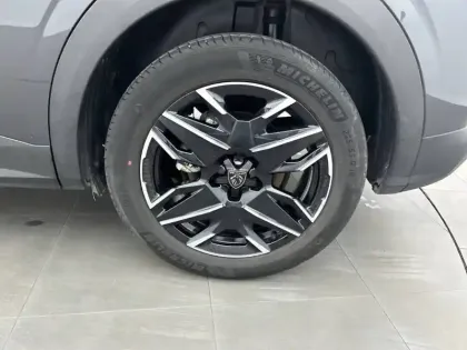 Photo 12 Peugeot 3008  Hybrid 136 e-DCS6