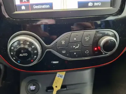 Photo 42 Renault Captur  dCi 90