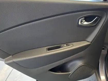 Photo 18 Renault Captur  dCi 90