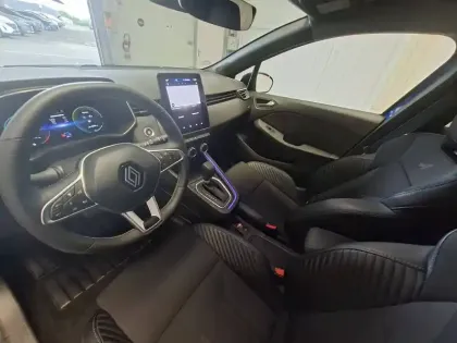 Photo 9 Renault Clio  E-Tech full hybrid 145