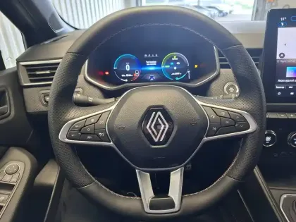 Photo 32 Renault Clio  E-Tech full hybrid 145
