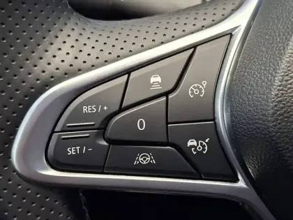 Photo 38 Renault Clio  E-Tech full hybrid 145