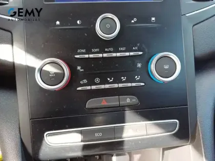 Photo 13 Renault Megane Mégane IV Berline TCe 130 Energy