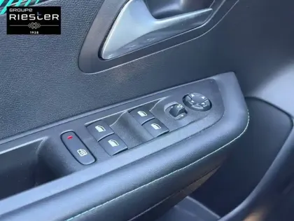 Photo 19 Peugeot 208  Electrique 50 kWh 136ch