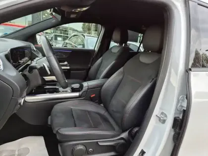 Photo 11 Mercedes GLA  200 d 8G-DCT