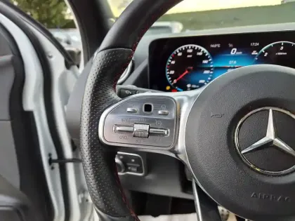 Photo 14 Mercedes GLA  200 d 8G-DCT