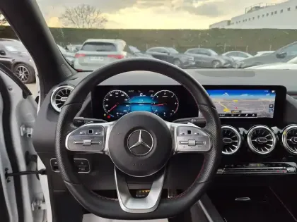 Photo 13 Mercedes GLA  200 d 8G-DCT