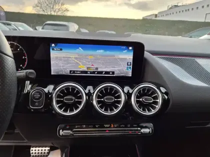 Photo 18 Mercedes GLA  200 d 8G-DCT