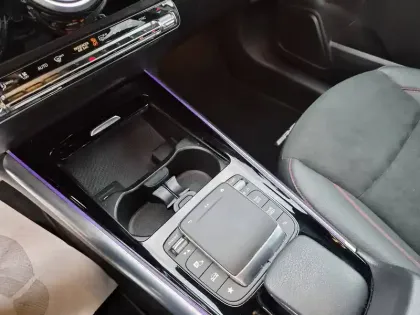 Photo 19 Mercedes GLA  200 d 8G-DCT