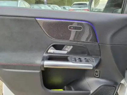 Photo 12 Mercedes GLA  200 d 8G-DCT