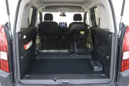 Photo 87 Peugeot Rifter  Standard PureTech 130 S&S EAT8 5pl