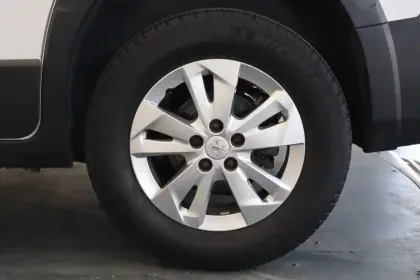 Photo 43 Peugeot Rifter  Standard PureTech 130 S&S EAT8 5pl