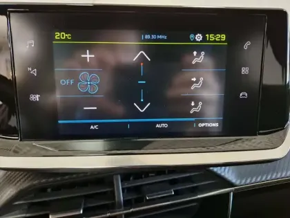 Photo 27 Peugeot 2008  Electrique 136 ch