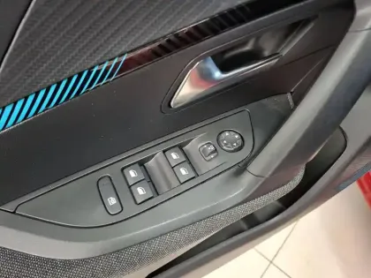 Photo 10 Peugeot 2008  Electrique 136 ch