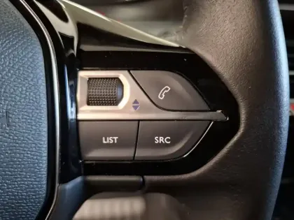 Photo 13 Peugeot 2008  Electrique 136 ch