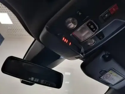 Photo 18 Peugeot 2008  Electrique 136 ch