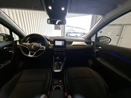 Photo 10 Renault Captur  E-Tech full hybrid 145