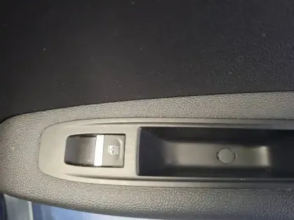 Photo 28 Renault Captur  E-Tech full hybrid 145