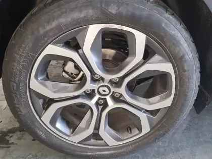 Photo 12 Renault Captur  E-Tech full hybrid 145