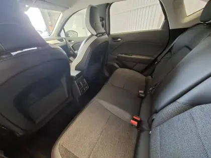 Photo 21 Renault Captur  E-Tech full hybrid 145