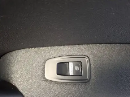 Photo 31 Renault Captur  E-Tech full hybrid 145